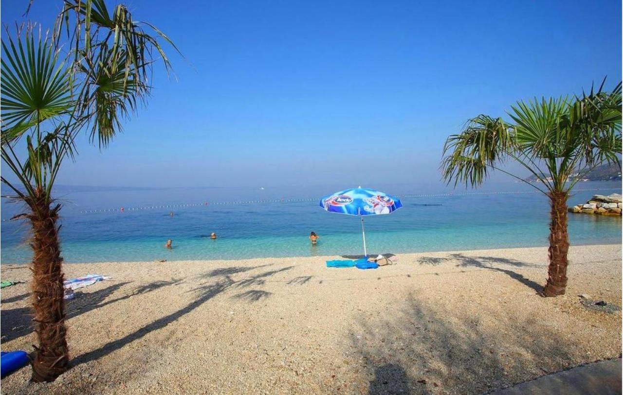 Absolute Beach Holidays Apartment Dugi Rat Exterior foto